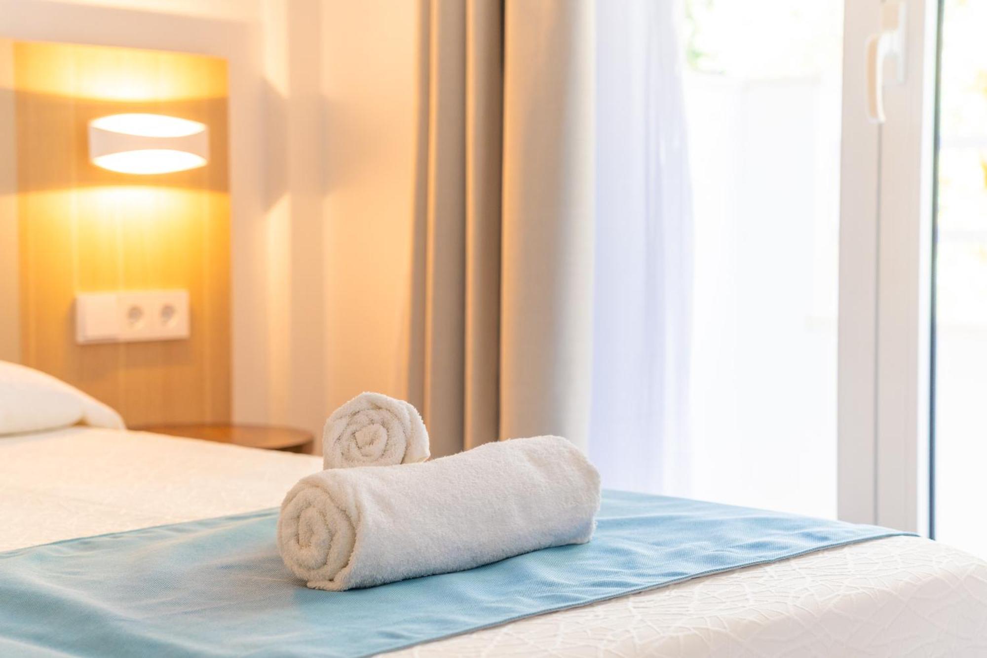 Apartamentos Massanet กันยาเมล ภายนอก รูปภาพ
